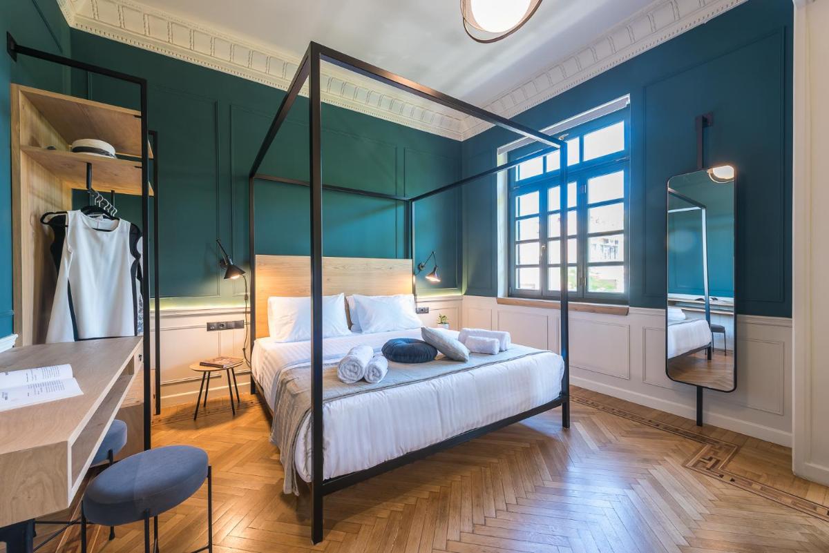 Moon And Stars Athens