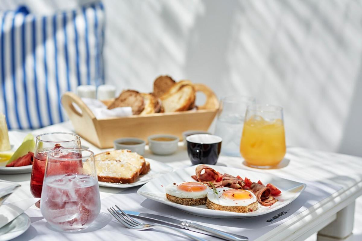 Mr. and Mrs. White Tinos