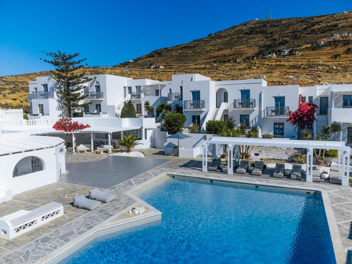 Mr and Mrs White Tinos