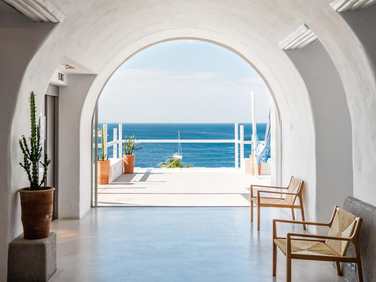 Mykonos Blu, A Grecotel Resort to Live