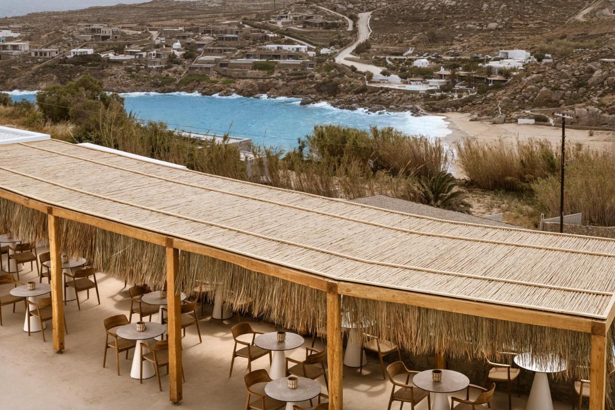 Mykonos Flow Super Paradise, Adults Only by Mr and Mrs White