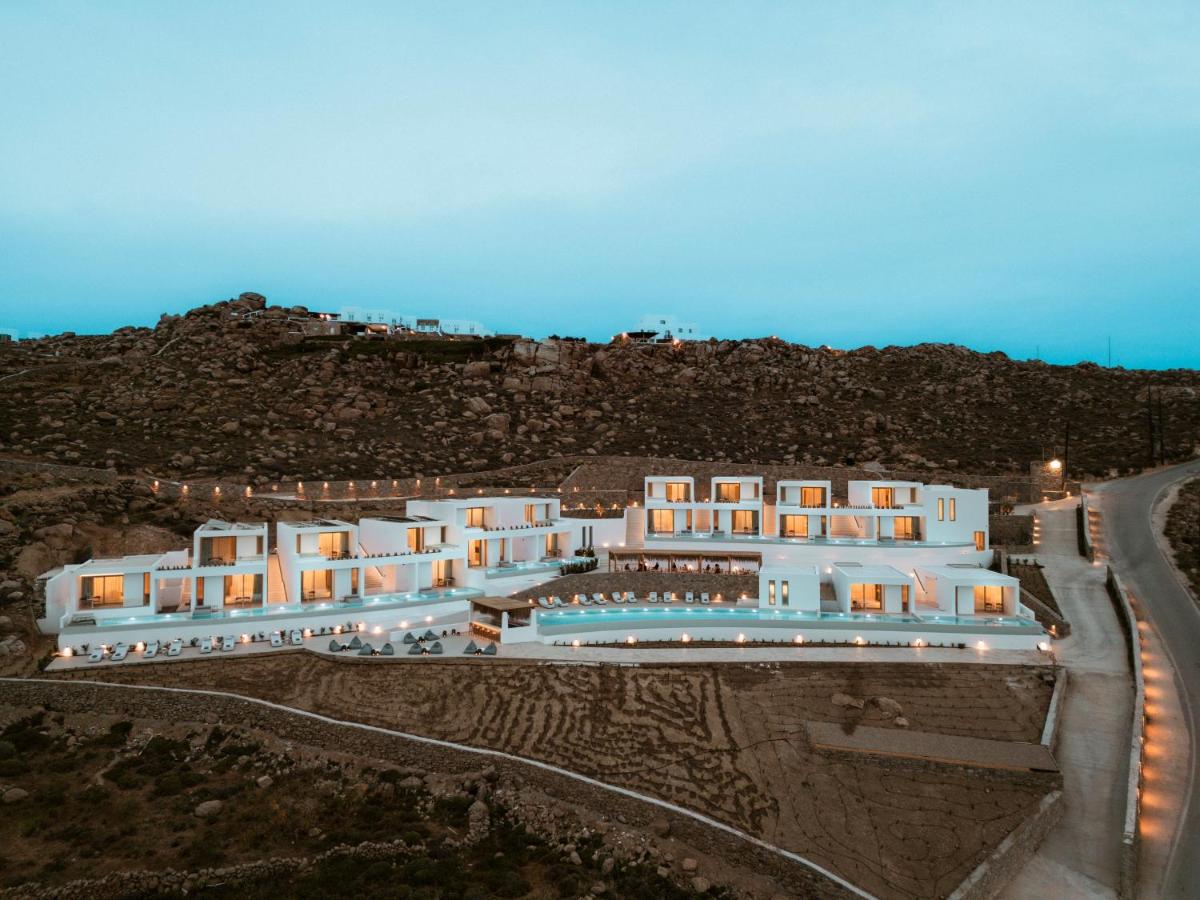 Mykonos Flow Super Paradise, Adults Only by Mr and Mrs White