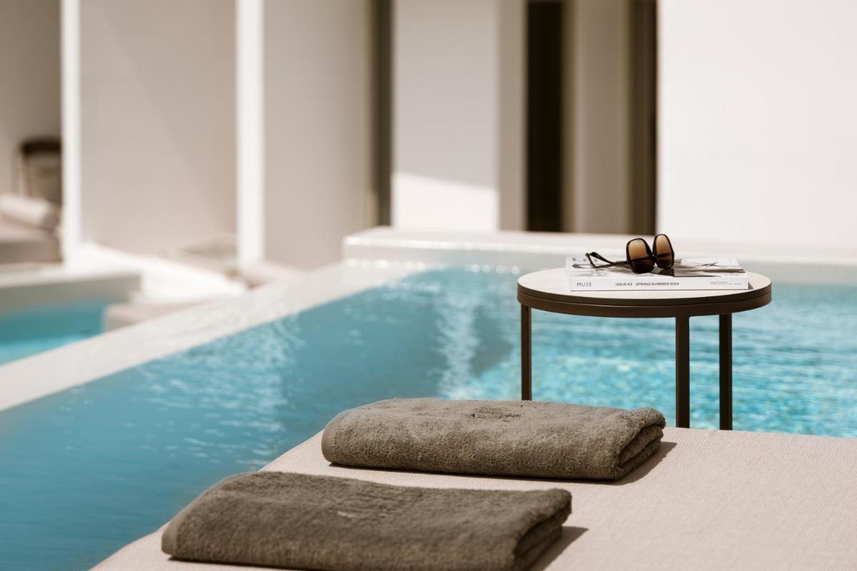 Mykonos Flow Super Paradise, Adults Only by Mr and Mrs White