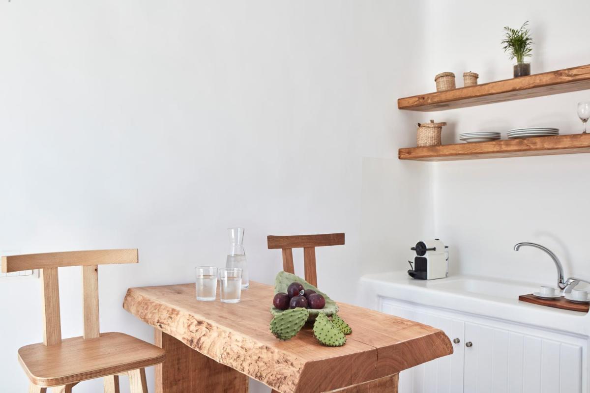 Mykonos Waves Beach House & Suites