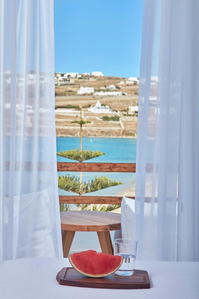 Mykonos Waves Beach House & Suites