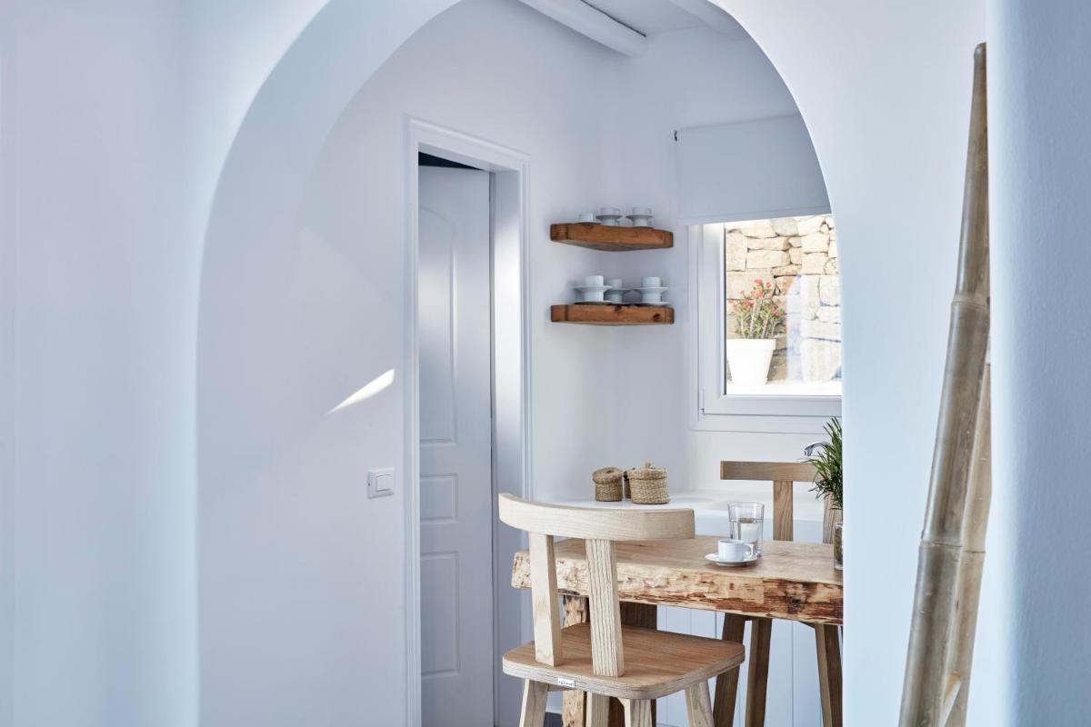 Mykonos Waves Beach House & Suites