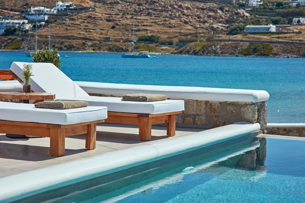 Mykonos Waves Beach House & Suites