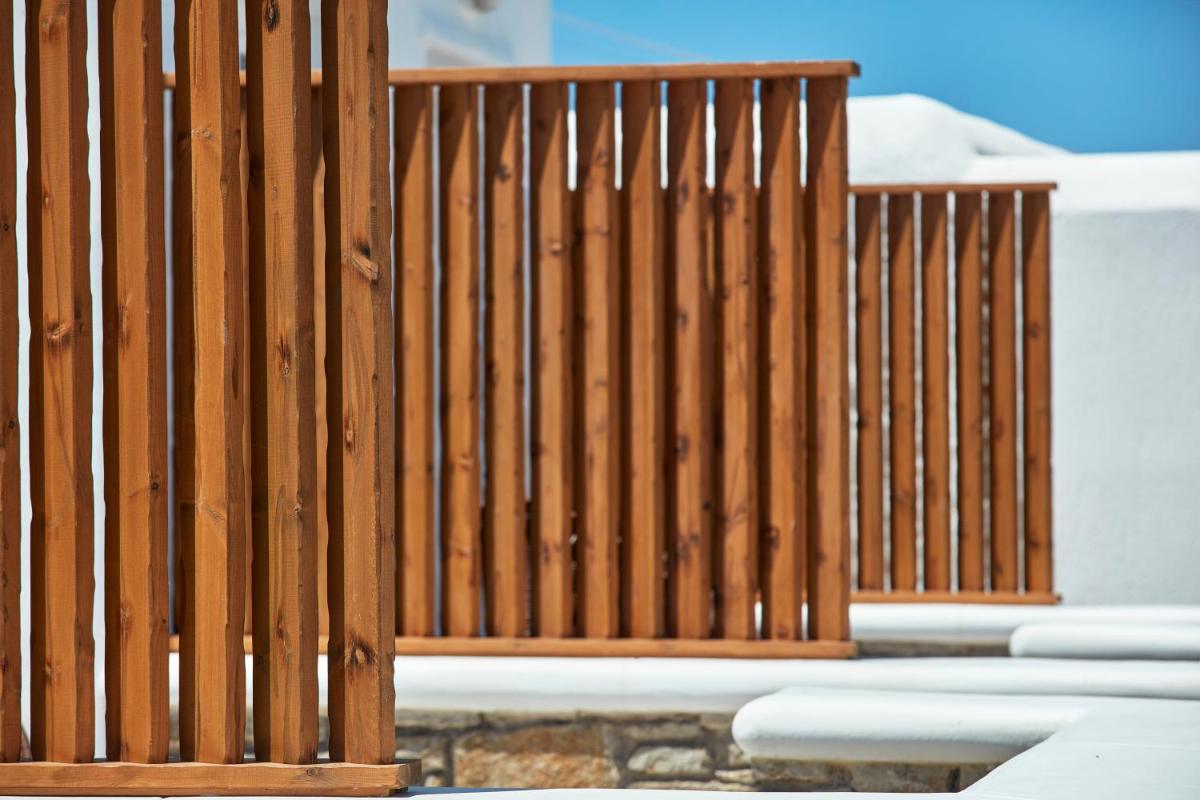 Mykonos Waves Beach House & Suites