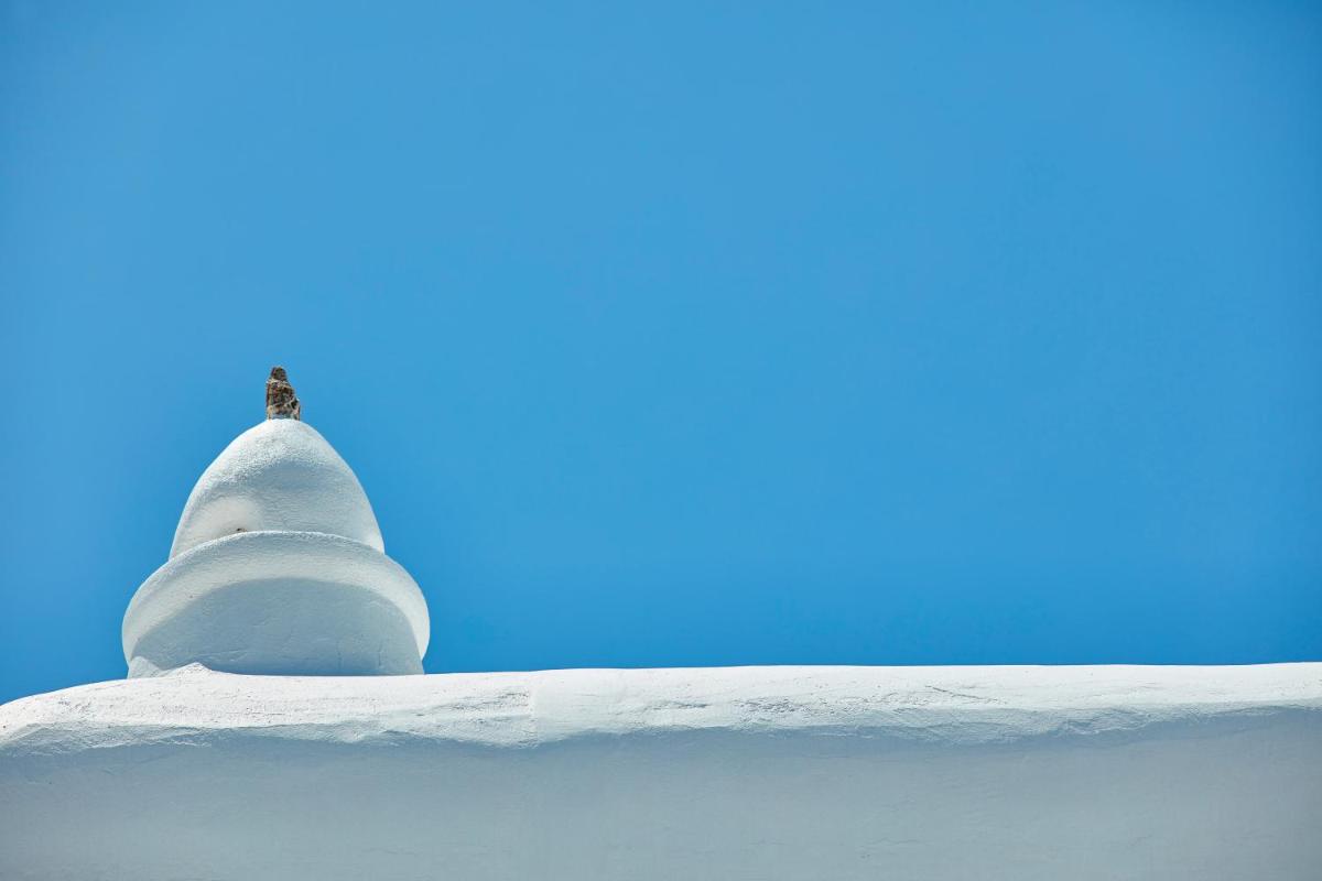 Mykonos Waves Beach House & Suites