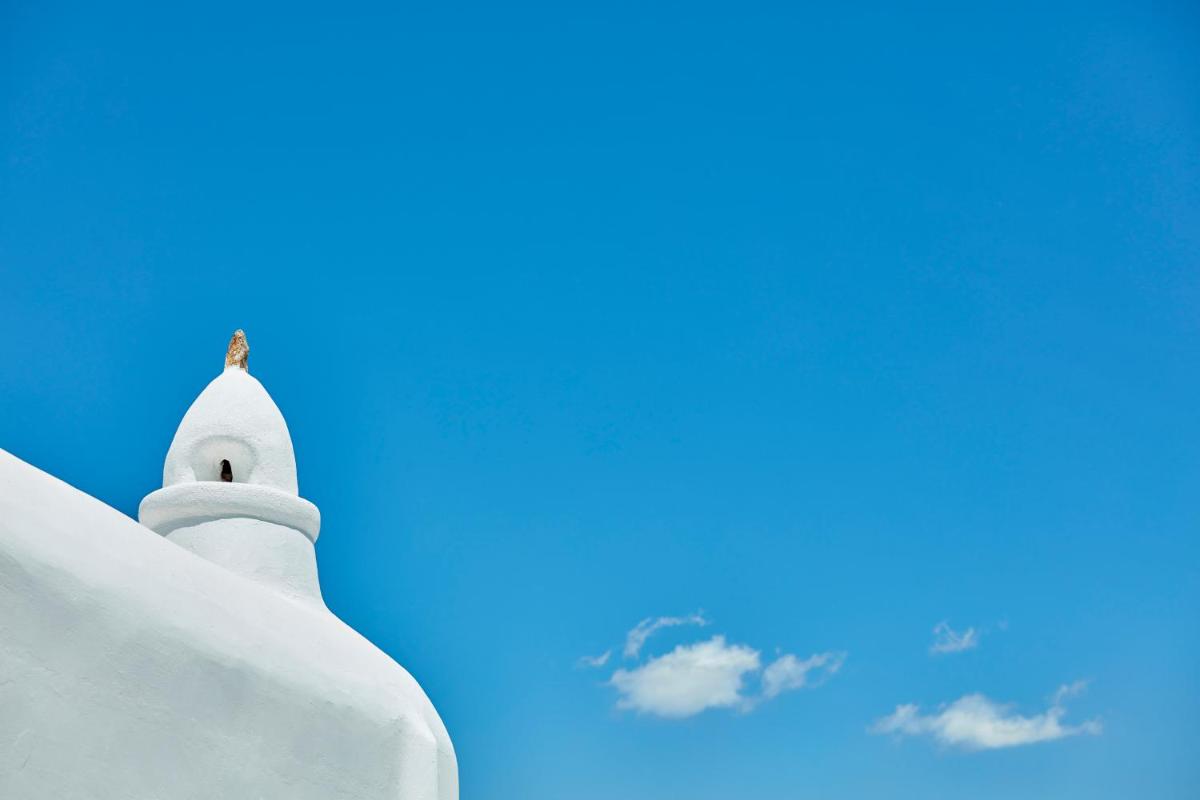 Mykonos Waves Beach House & Suites