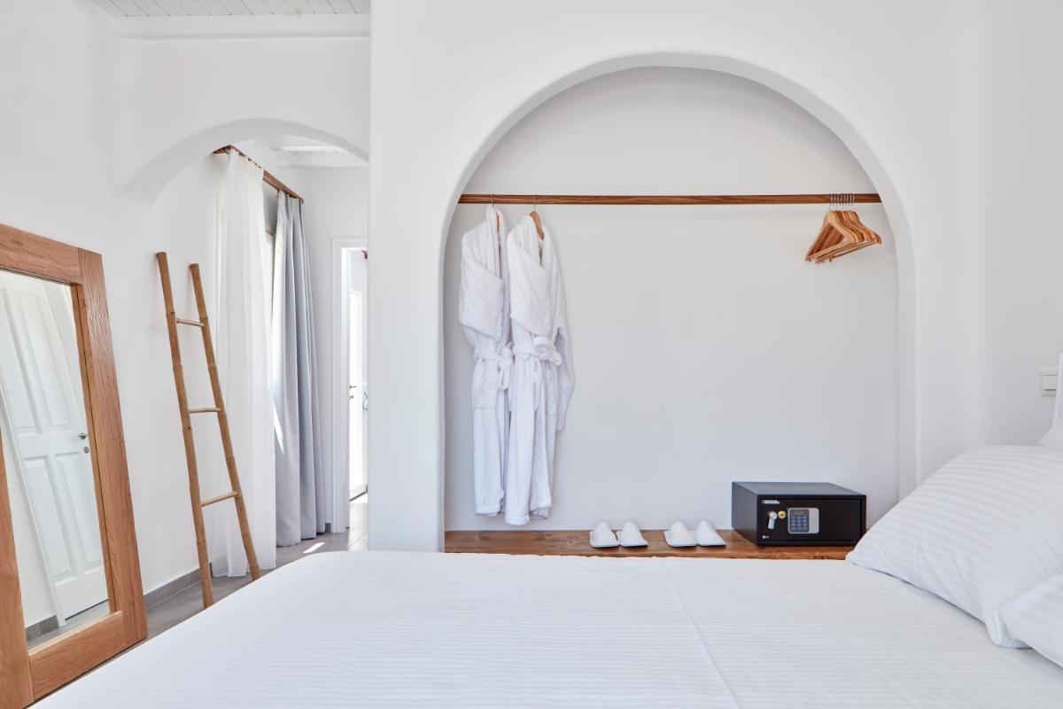 Mykonos Waves Beach House & Suites