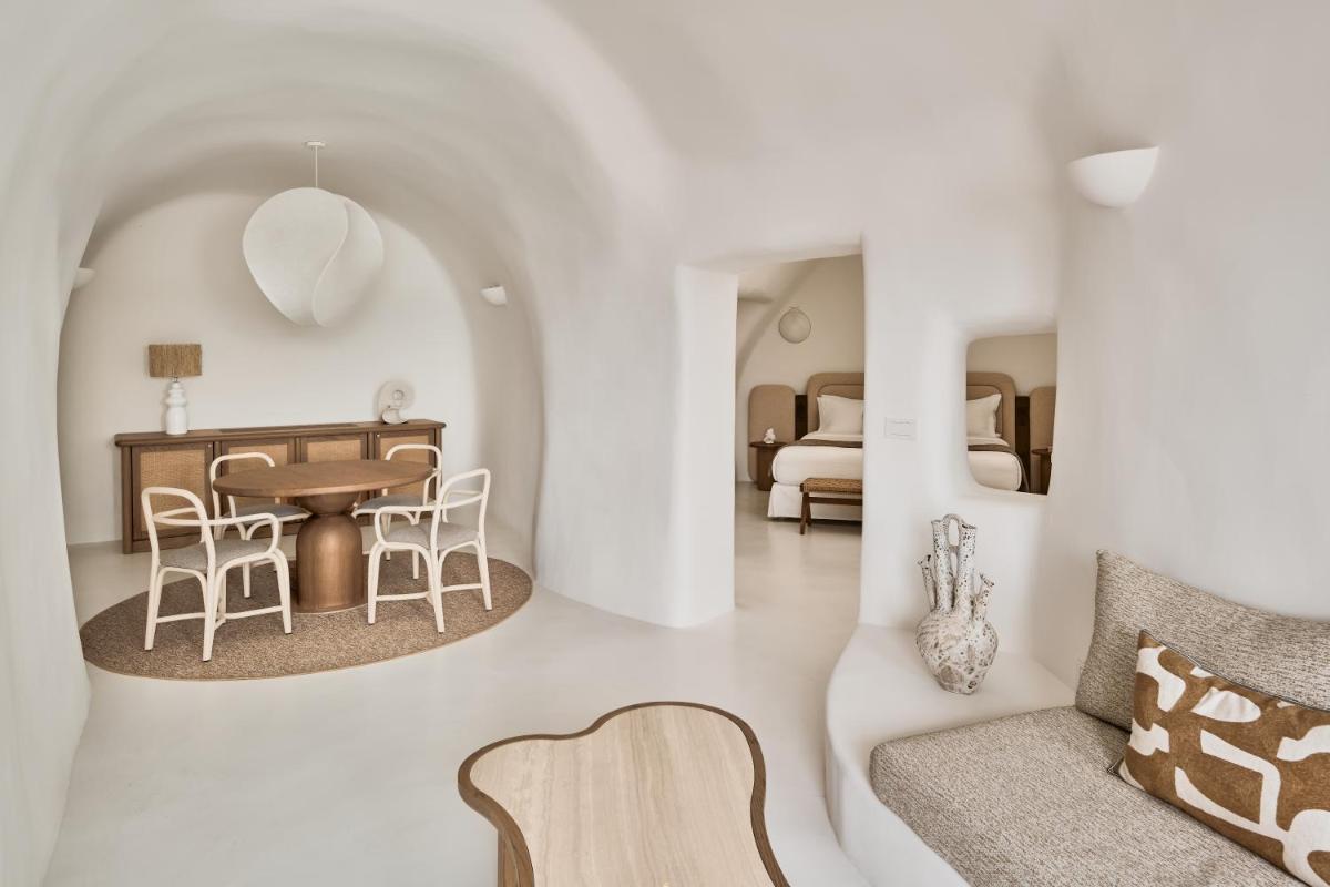 Mystique, a Luxury Collection Hotel, Santorini