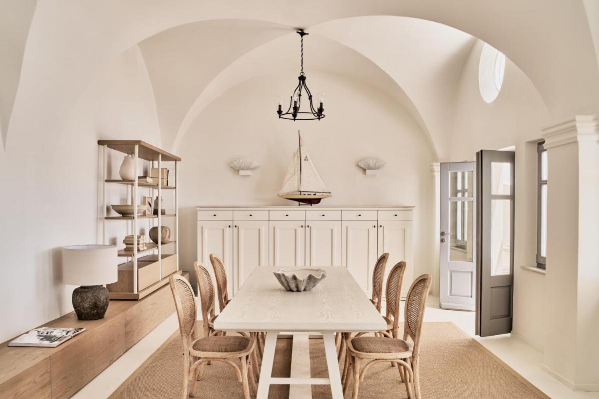 Mystique, a Luxury Collection Hotel, Santorini