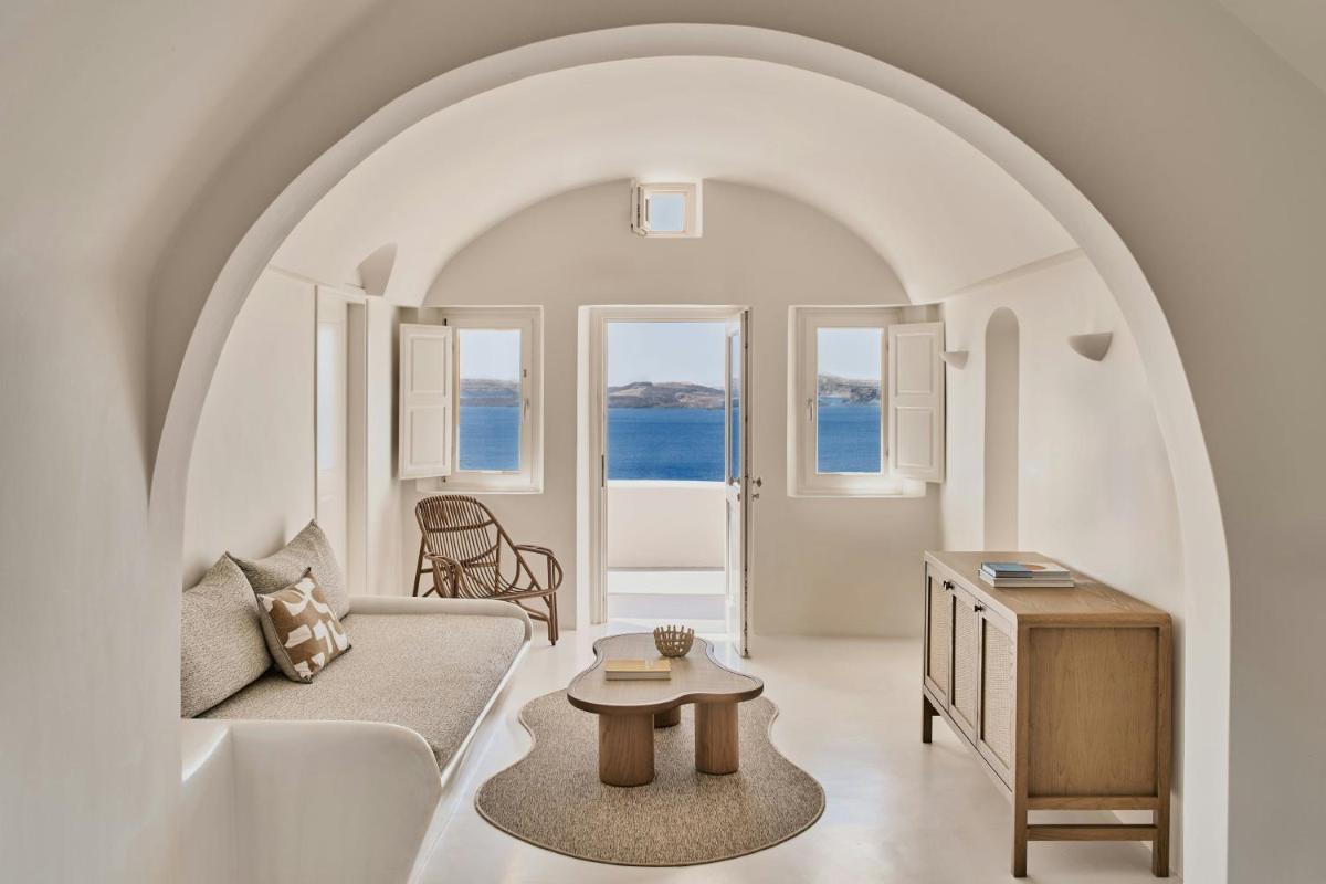 Mystique, a Luxury Collection Hotel, Santorini