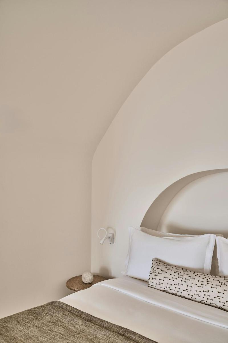 Mystique, a Luxury Collection Hotel, Santorini