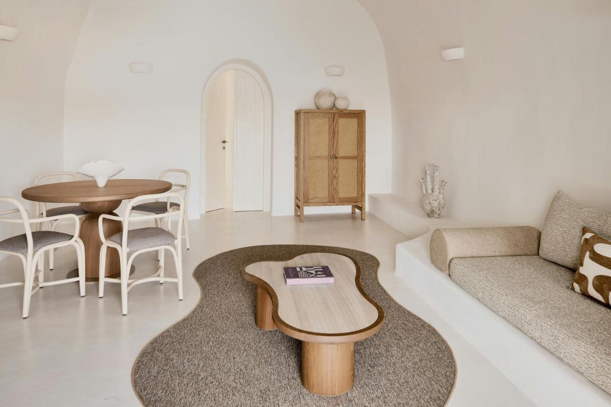 Mystique, a Luxury Collection Hotel, Santorini
