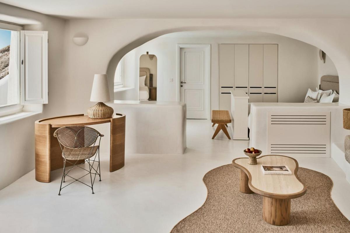 Mystique, a Luxury Collection Hotel, Santorini