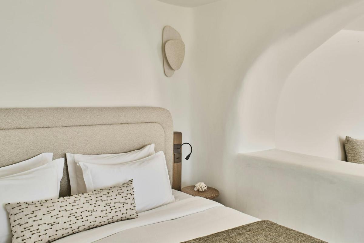 Mystique, a Luxury Collection Hotel, Santorini