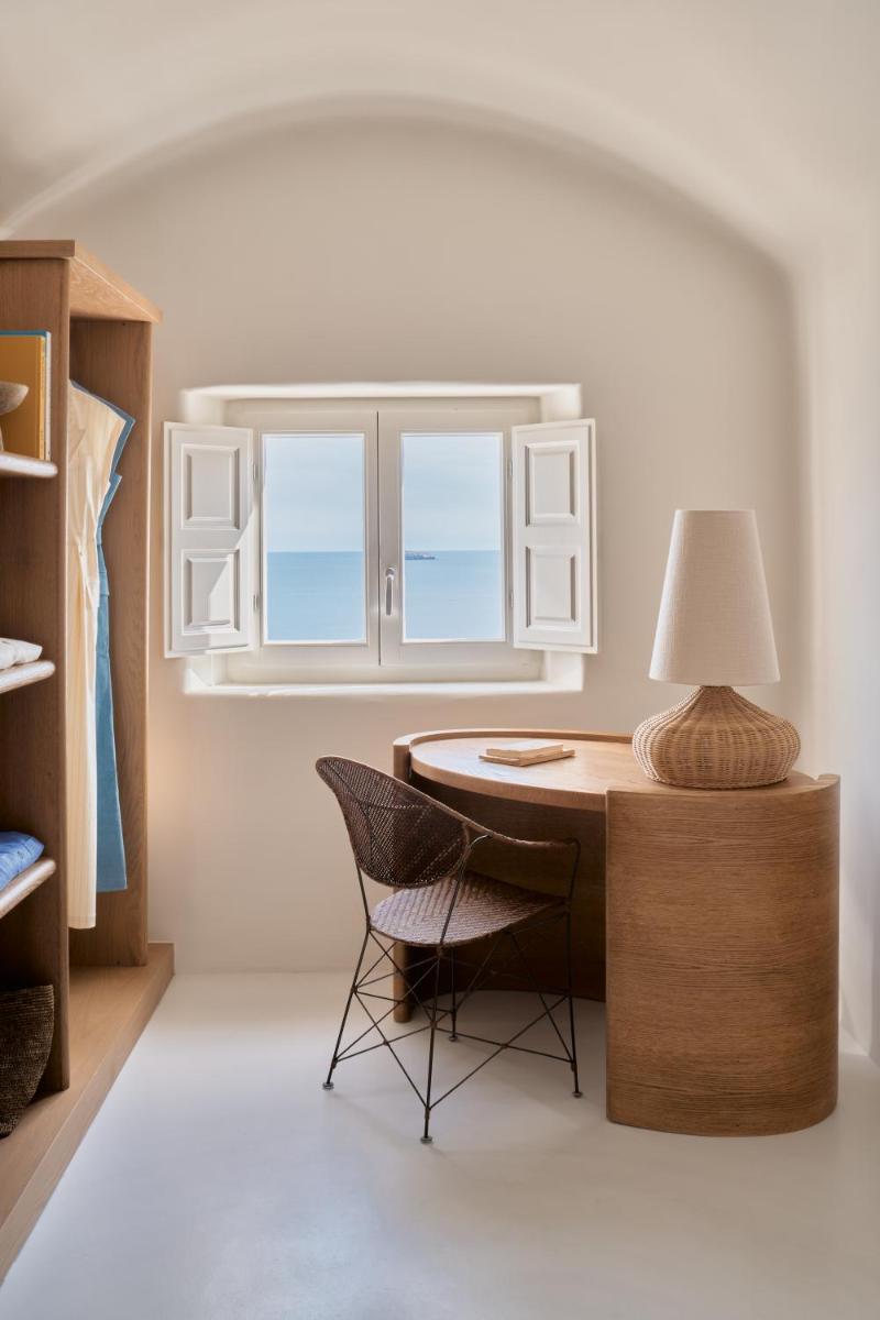 Mystique, a Luxury Collection Hotel, Santorini