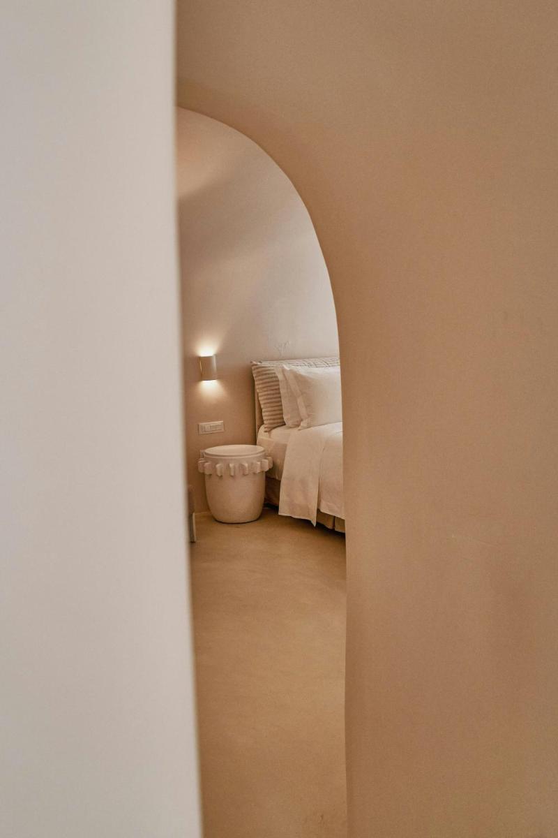 Mystique, a Luxury Collection Hotel, Santorini