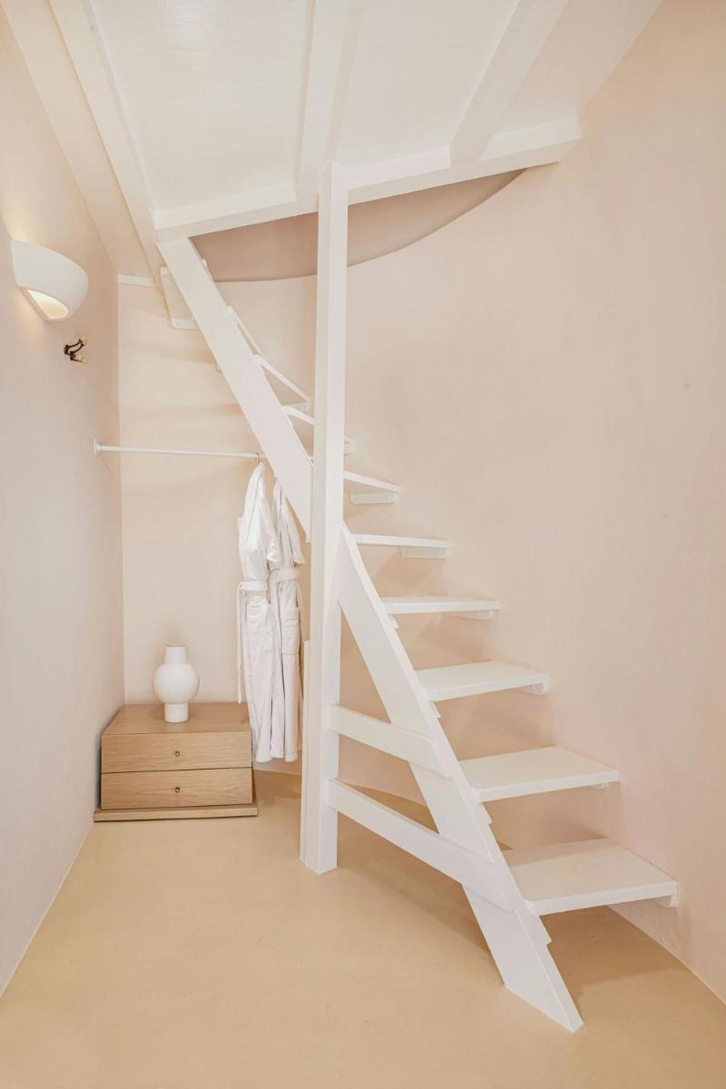 Mystique, a Luxury Collection Hotel, Santorini