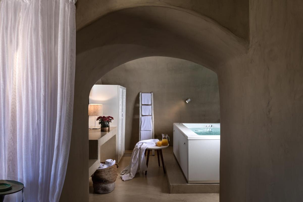 Mythical Blue Luxury Suites