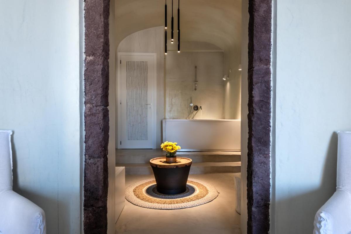 Mythical Blue Luxury Suites