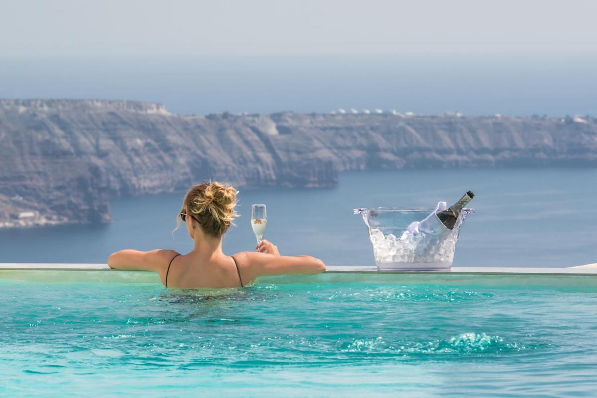 Mythical Blue Luxury Suites