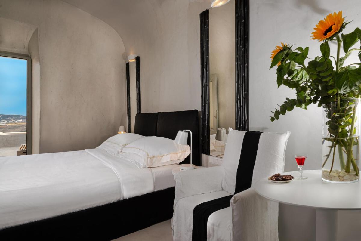 Mythical Blue Luxury Suites