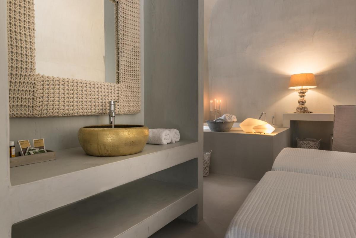 Mythical Blue Luxury Suites