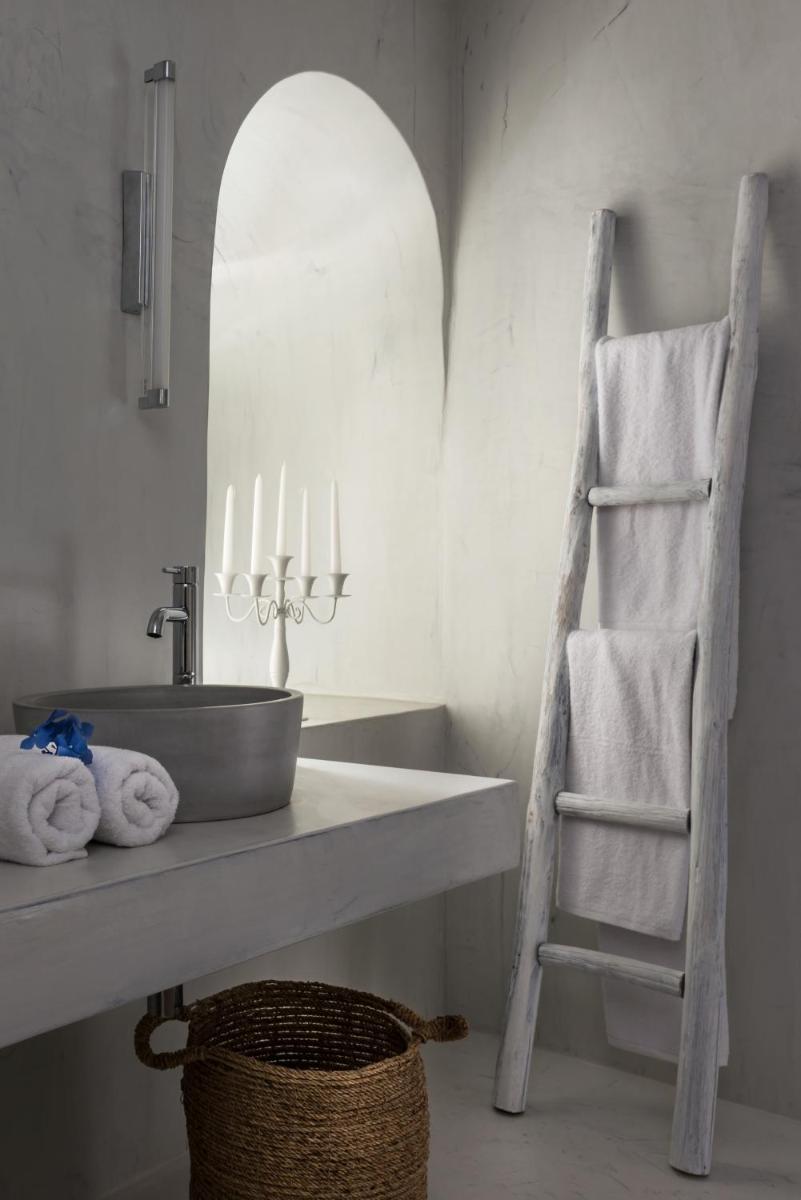 Mythical Blue Luxury Suites