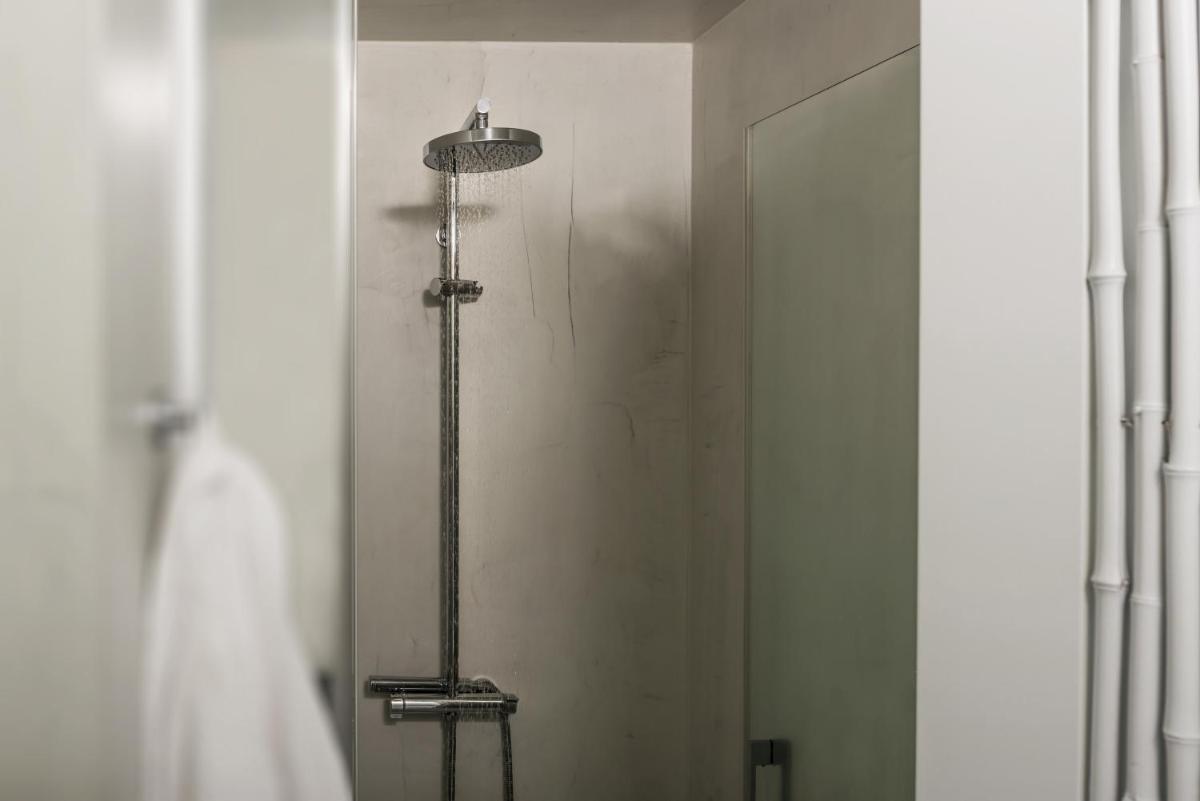 Mythical Blue Luxury Suites