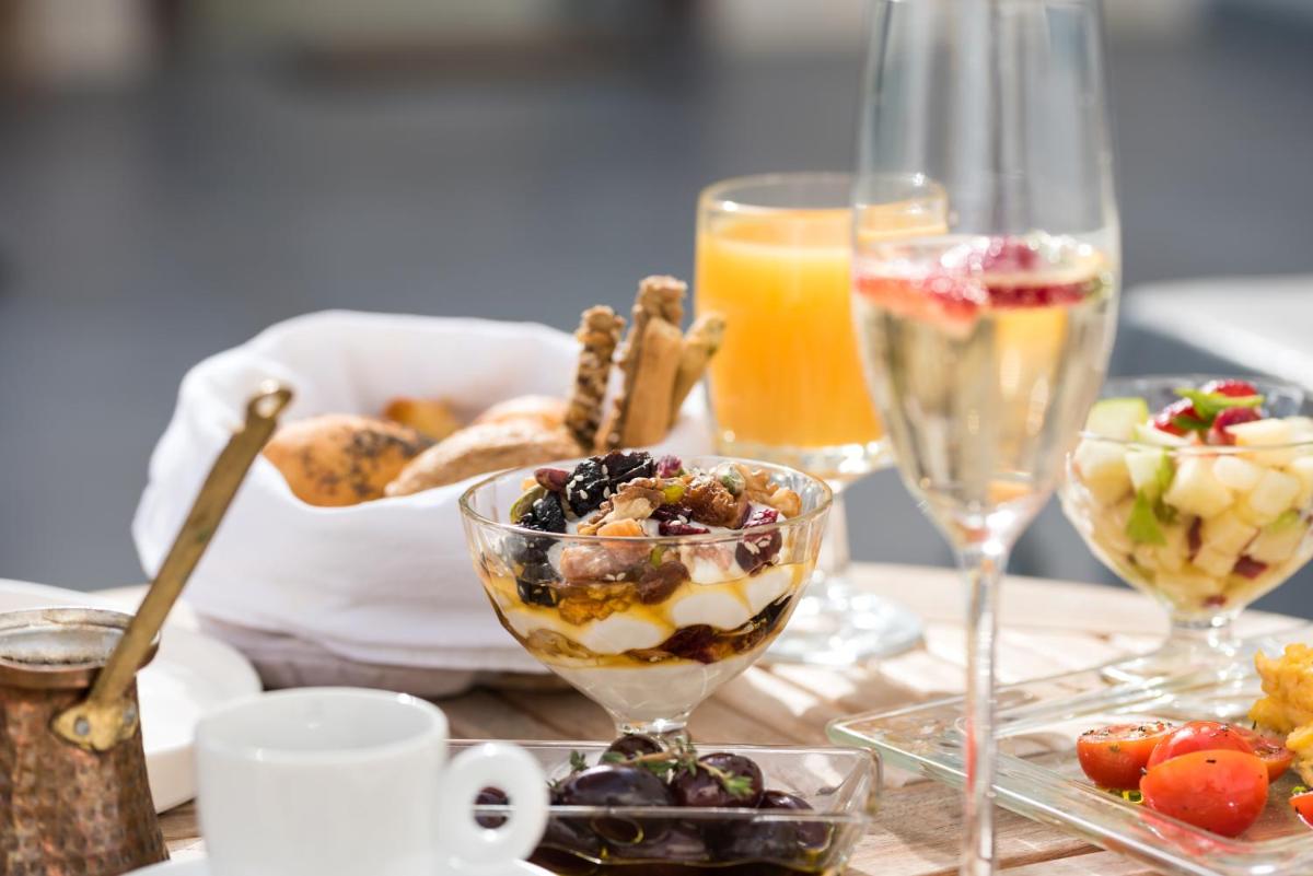 Mythical Blue Luxury Suites