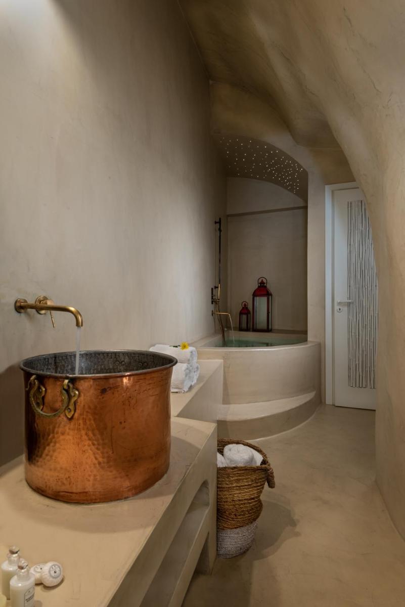 Mythical Blue Luxury Suites