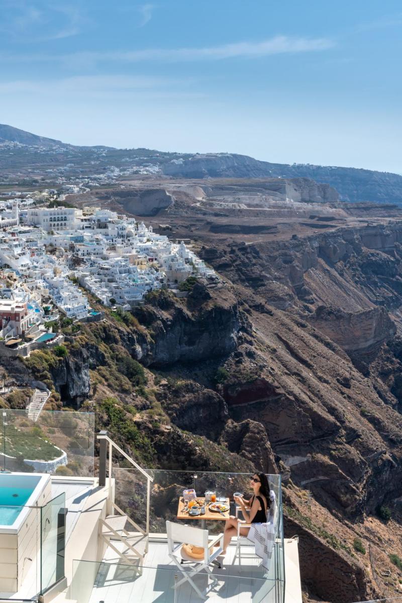Mythical Blue Luxury Suites