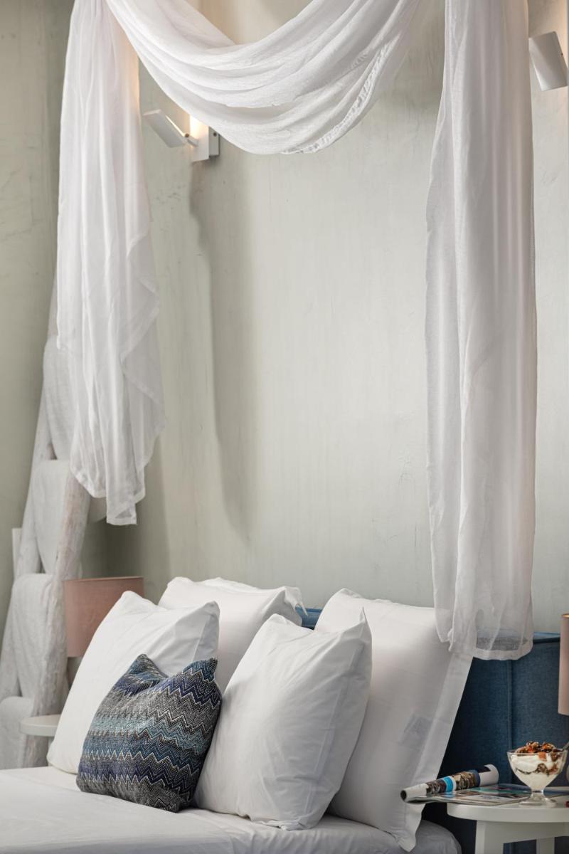 Mythical Blue Luxury Suites