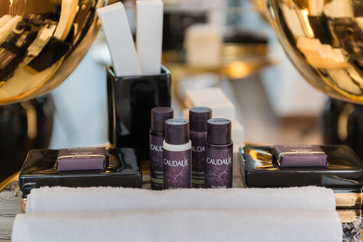 Nefeles Luxury Suites