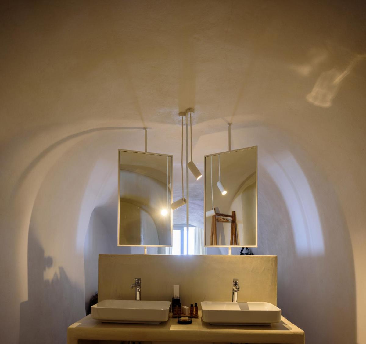 Nefeles Luxury Suites