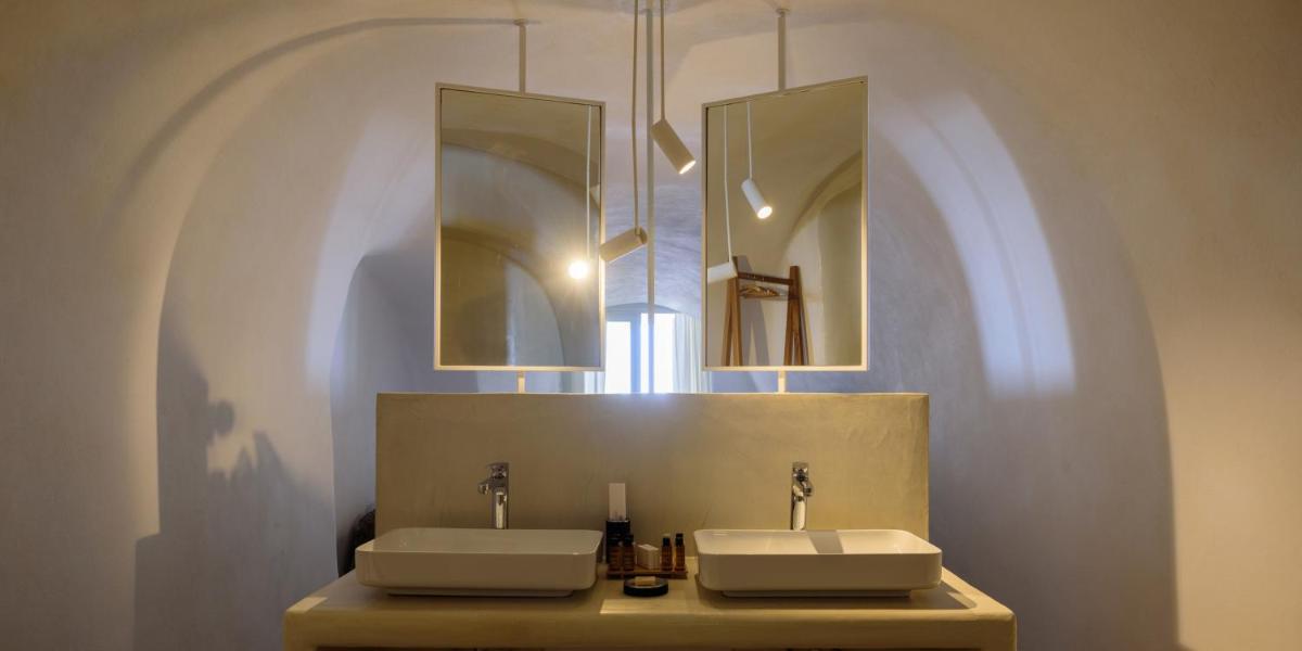 Nefeles Luxury Suites