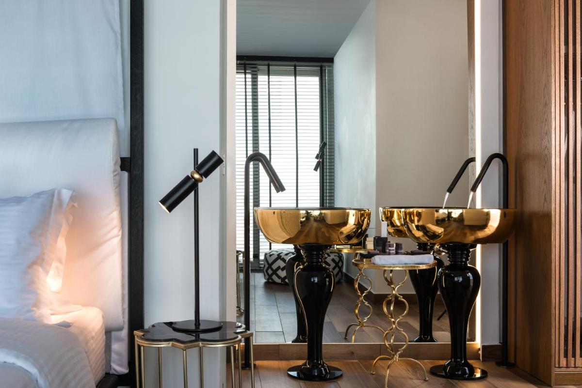 Nefeles Luxury Suites
