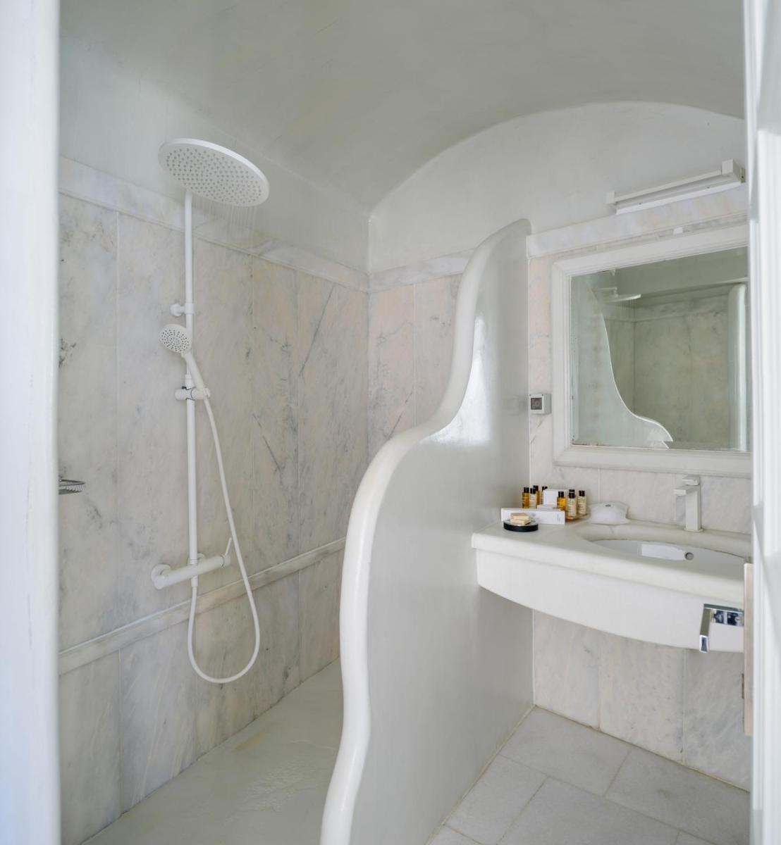 Nefeles Luxury Suites