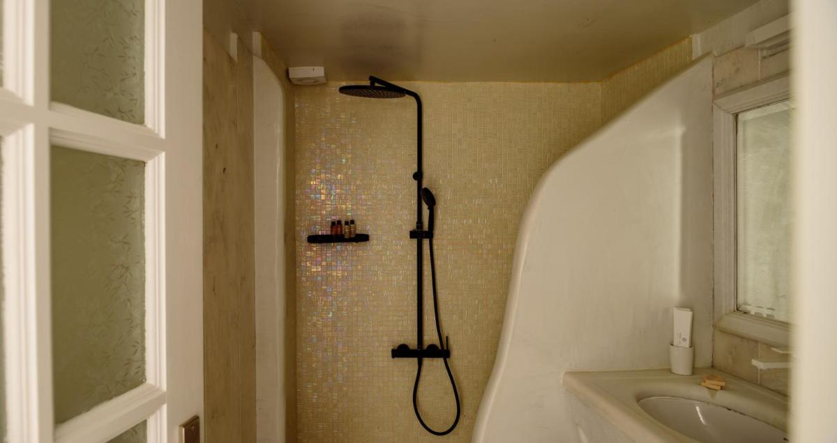 Nefeles Luxury Suites