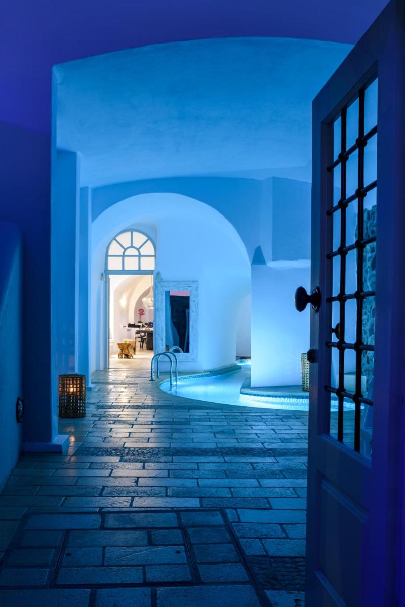 Nefeles Luxury Suites
