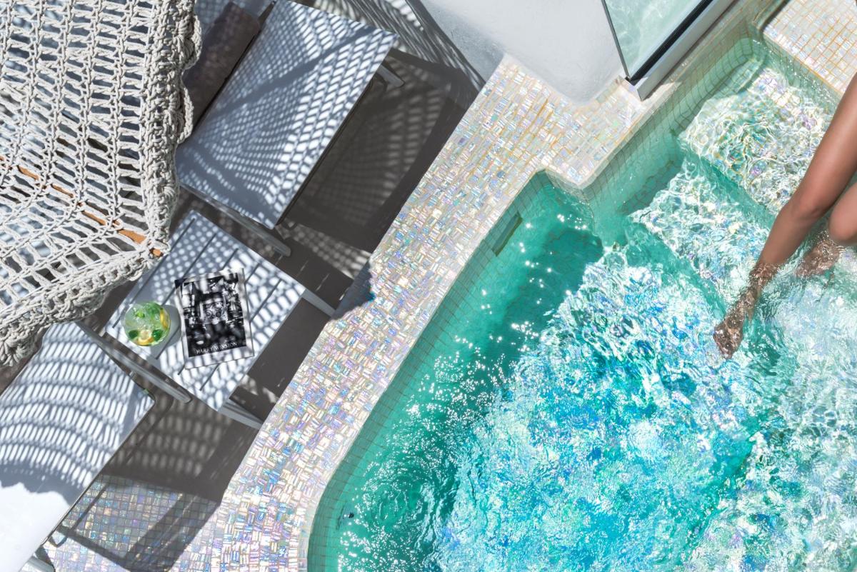 Nefeles Luxury Suites