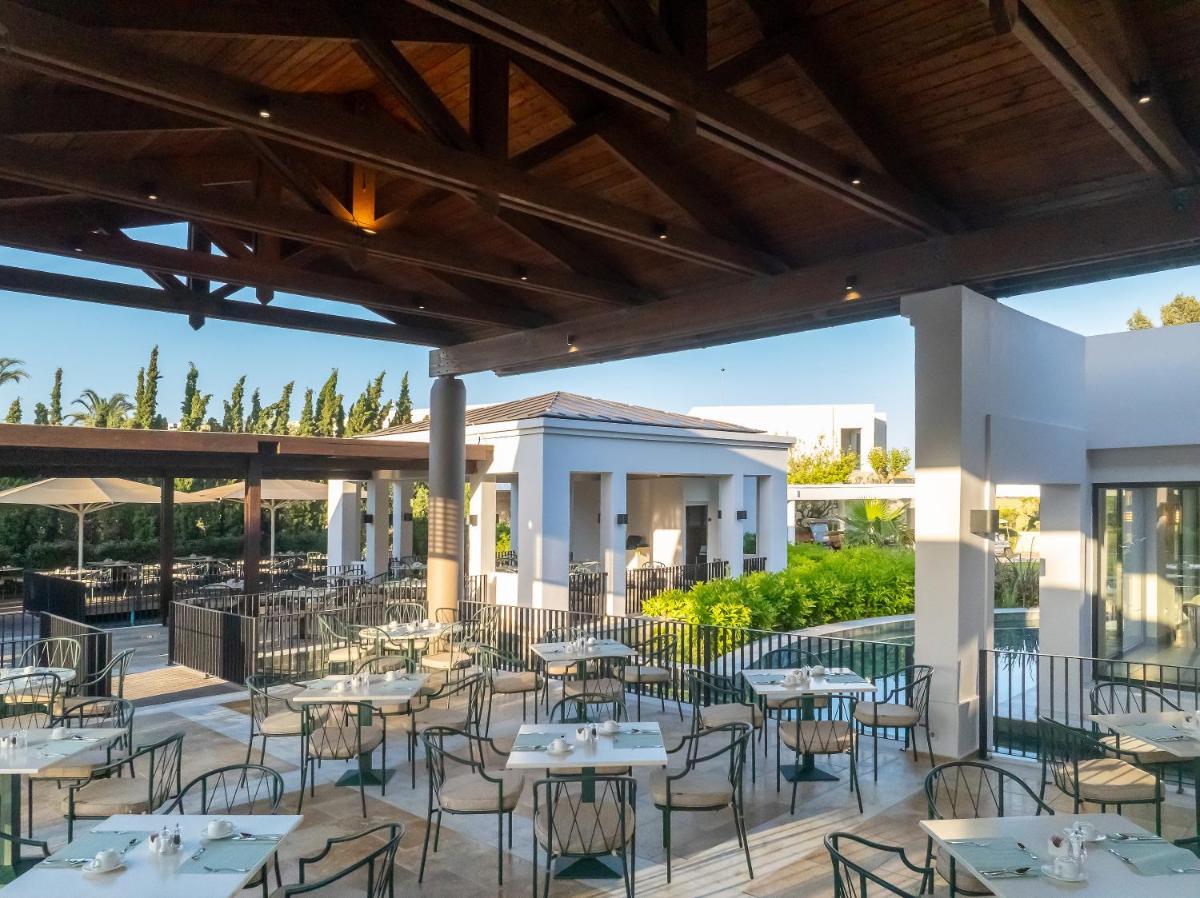 Neptune Luxury Resort