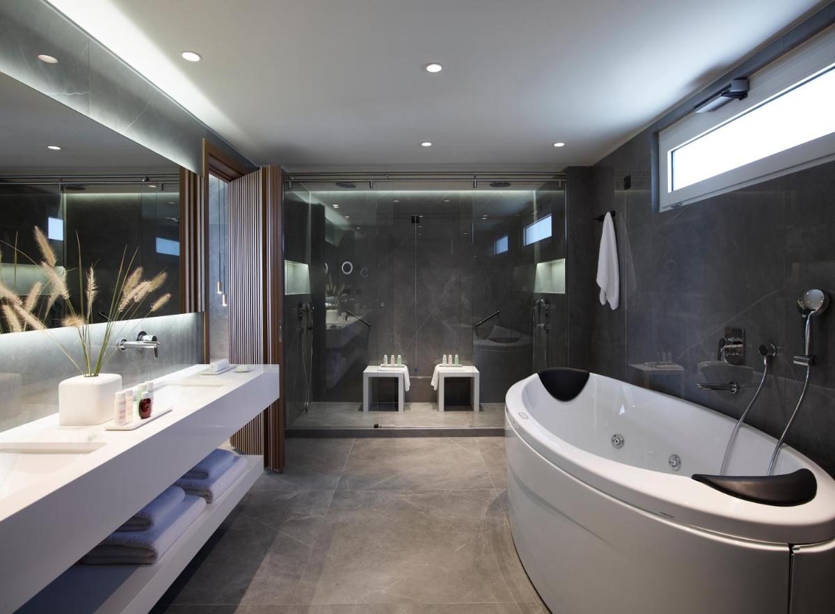 Neptune Luxury Resort