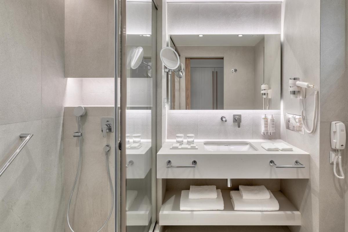 Neptune Luxury Resort