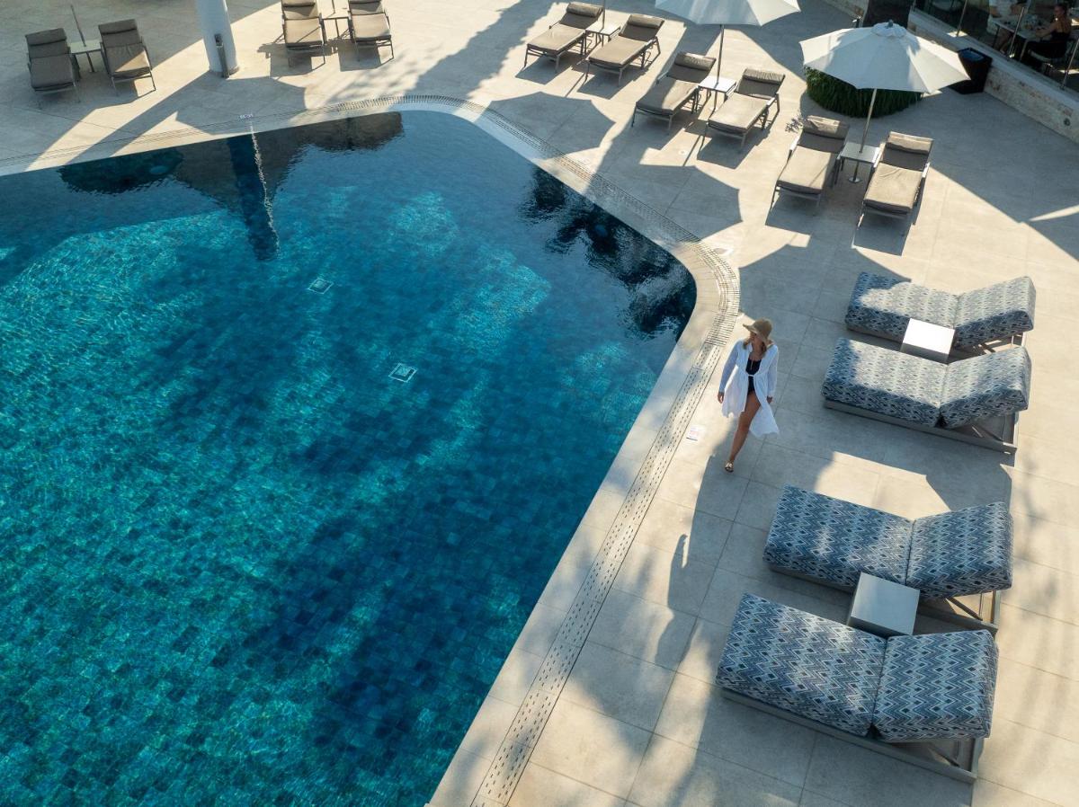 Neptune Luxury Resort