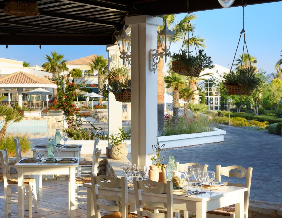 Neptune Luxury Resort