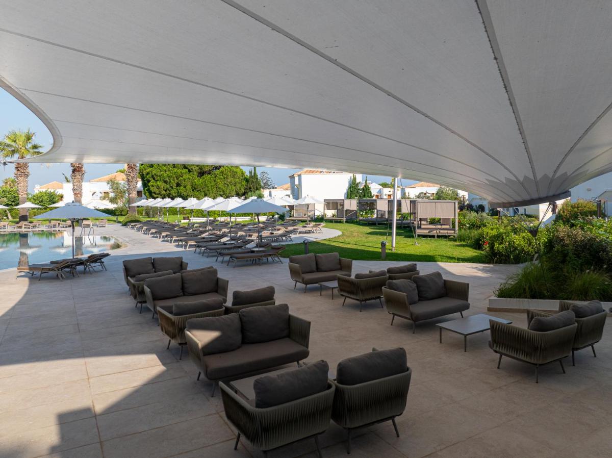 Neptune Luxury Resort